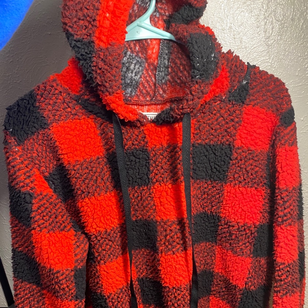 red & black sherpa
